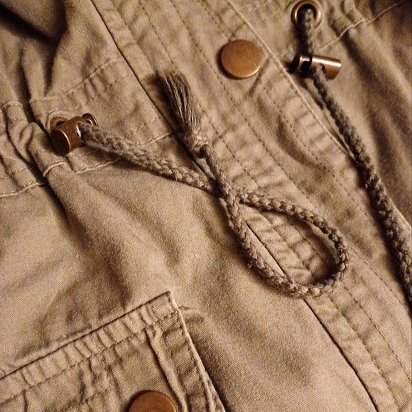 NEW LOOK Military Utility Hood Sleeveless Drawstring Distress Cargo Jacket EUC - Picture 11 of 13